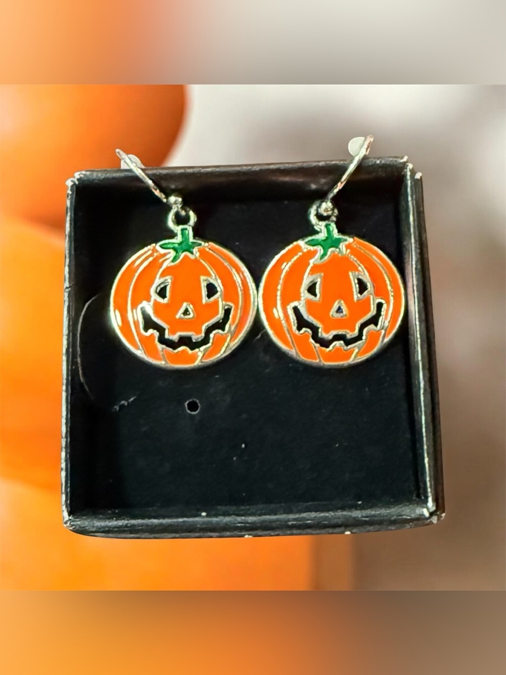 Avon Orange Pumpkin Jack-o'-Lantern Earrings - Picture 2 of 4
